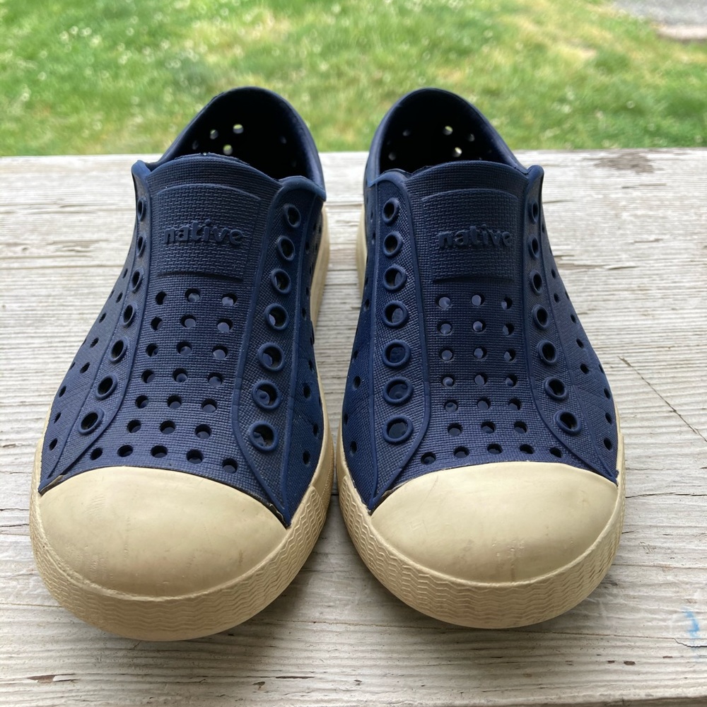 Good used Native Jefferson sz 9